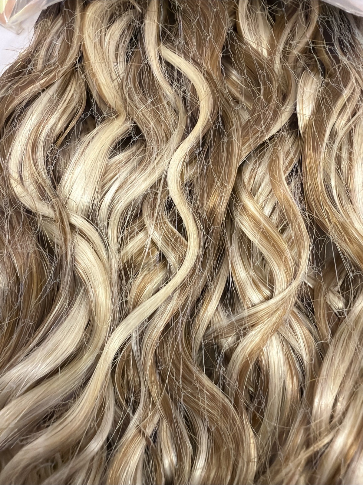 NEW Vienna Hair Collection Loose Wave 15” Ash / Platinum Blonde