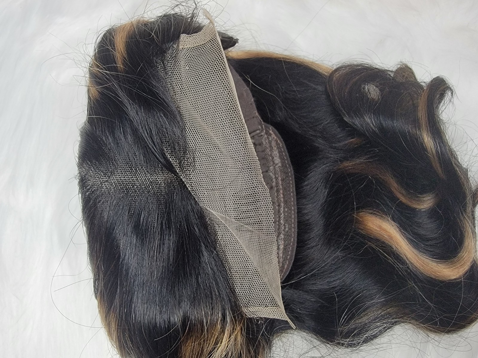 16inch Gorgeous Highlighted, 4×4 Bodywave, 100% Human Hair.