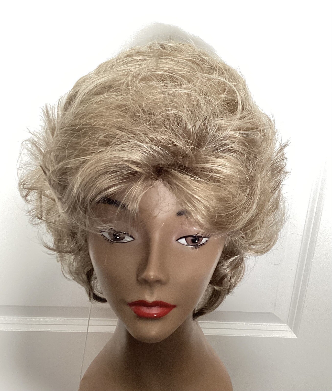 NEW! Revlon Wig CAMILLE 17/101 Brown Frosted Platinum Blonde Adjustable Layered