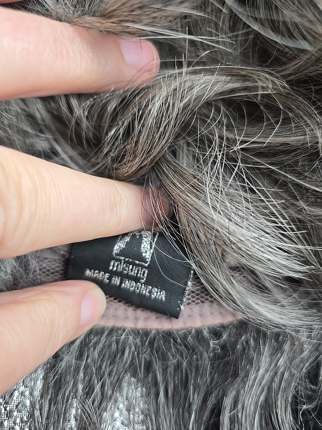 Foxy Silver Wig Gray Shag Short Cute Cut Japanese Origin Made In Indonesia