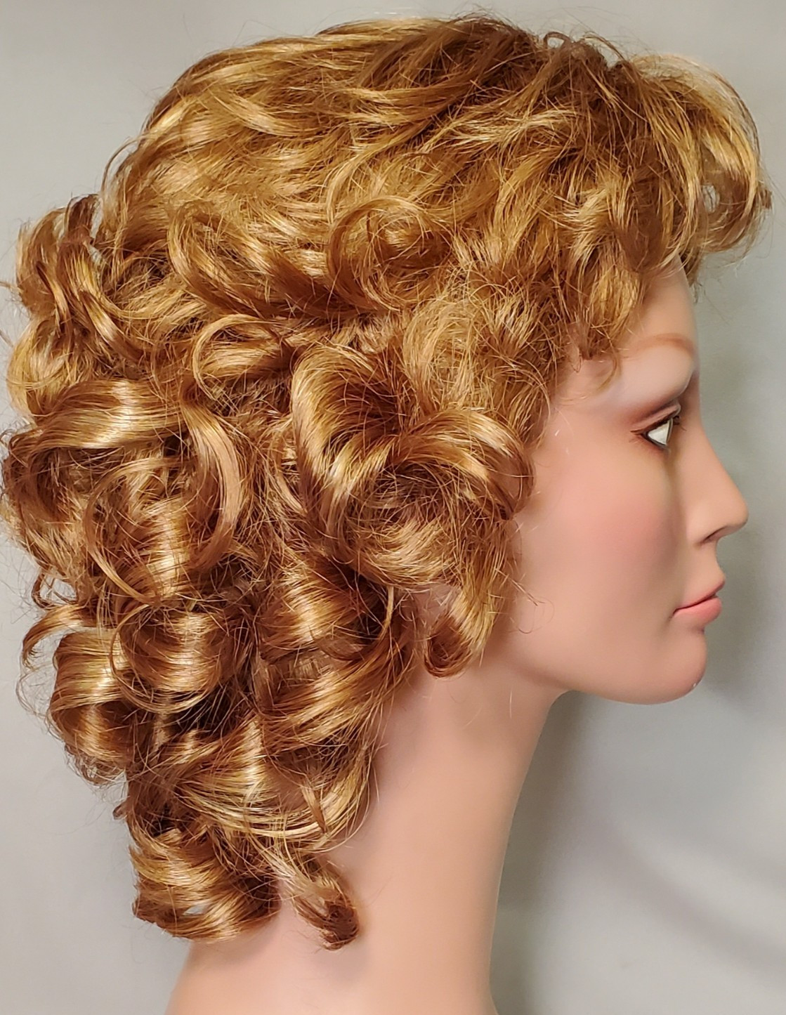 Beverly Hills Tony of Beverly Curly synthetic wig Color 24BHL27 NWOT display