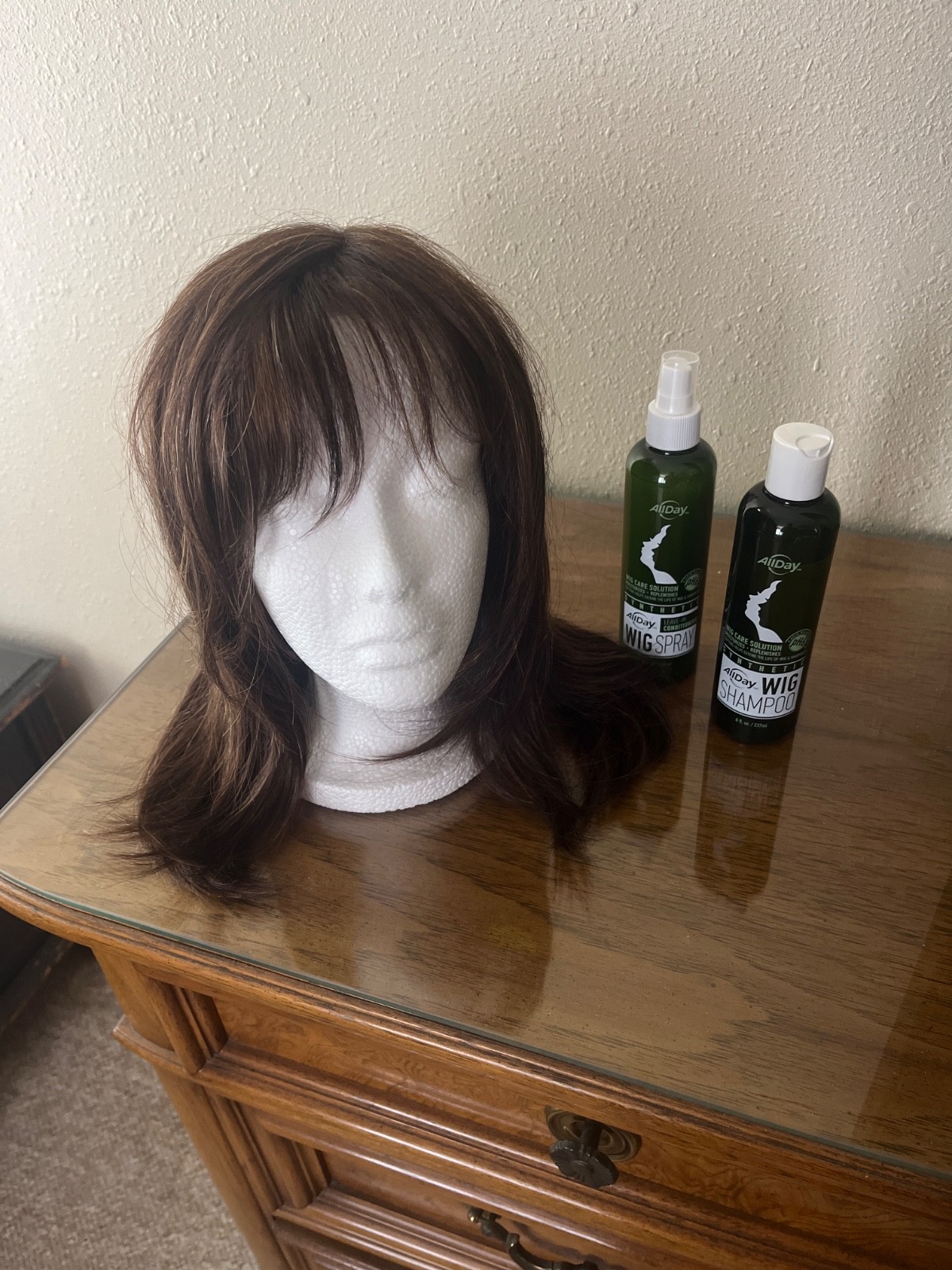 Used Lace Wig Medium Length Dark/medium Brown w/wig shampoo and condit