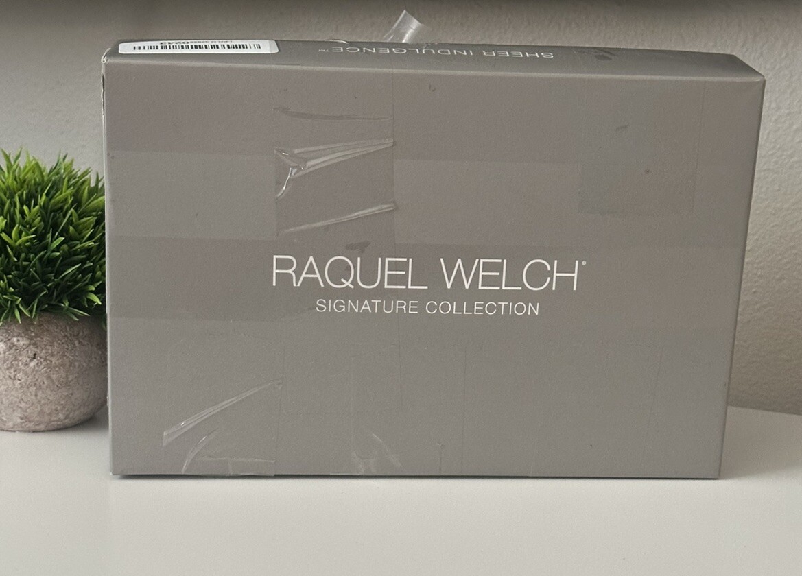 CLICK CLICK FLASH Wig by RAQUEL WELCH RL6/30 Copper Mahogany (Read Descr)