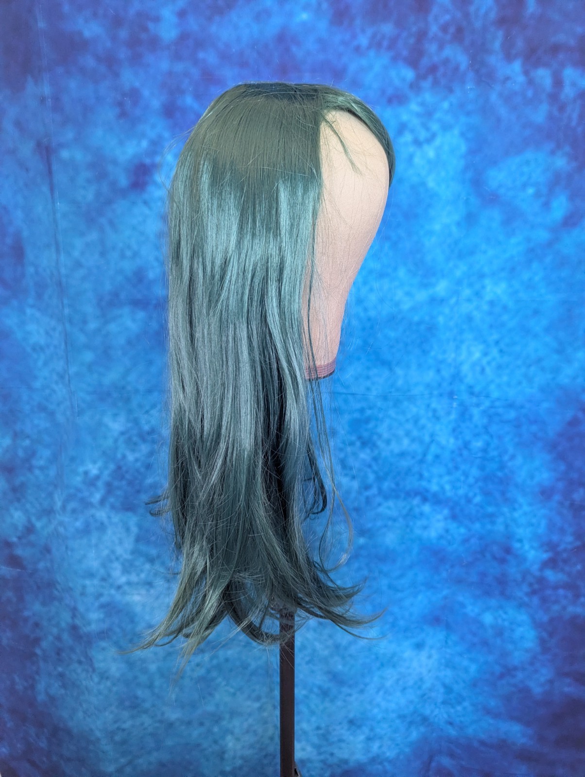 T Color 24″ Green Synthetic Wig With Bangs NIB All Accessories Included Cosplay