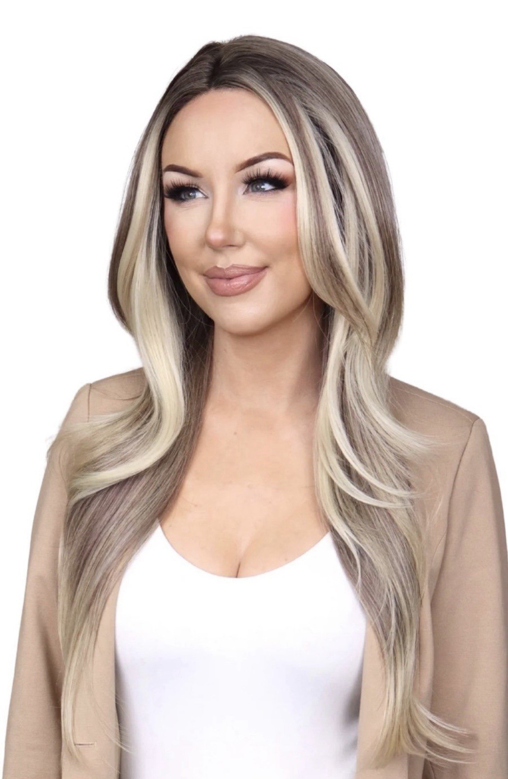 Chelsey Smith Crowns Synthetic Wig “Jennings” Ash Rose Blonde 24″L NWT