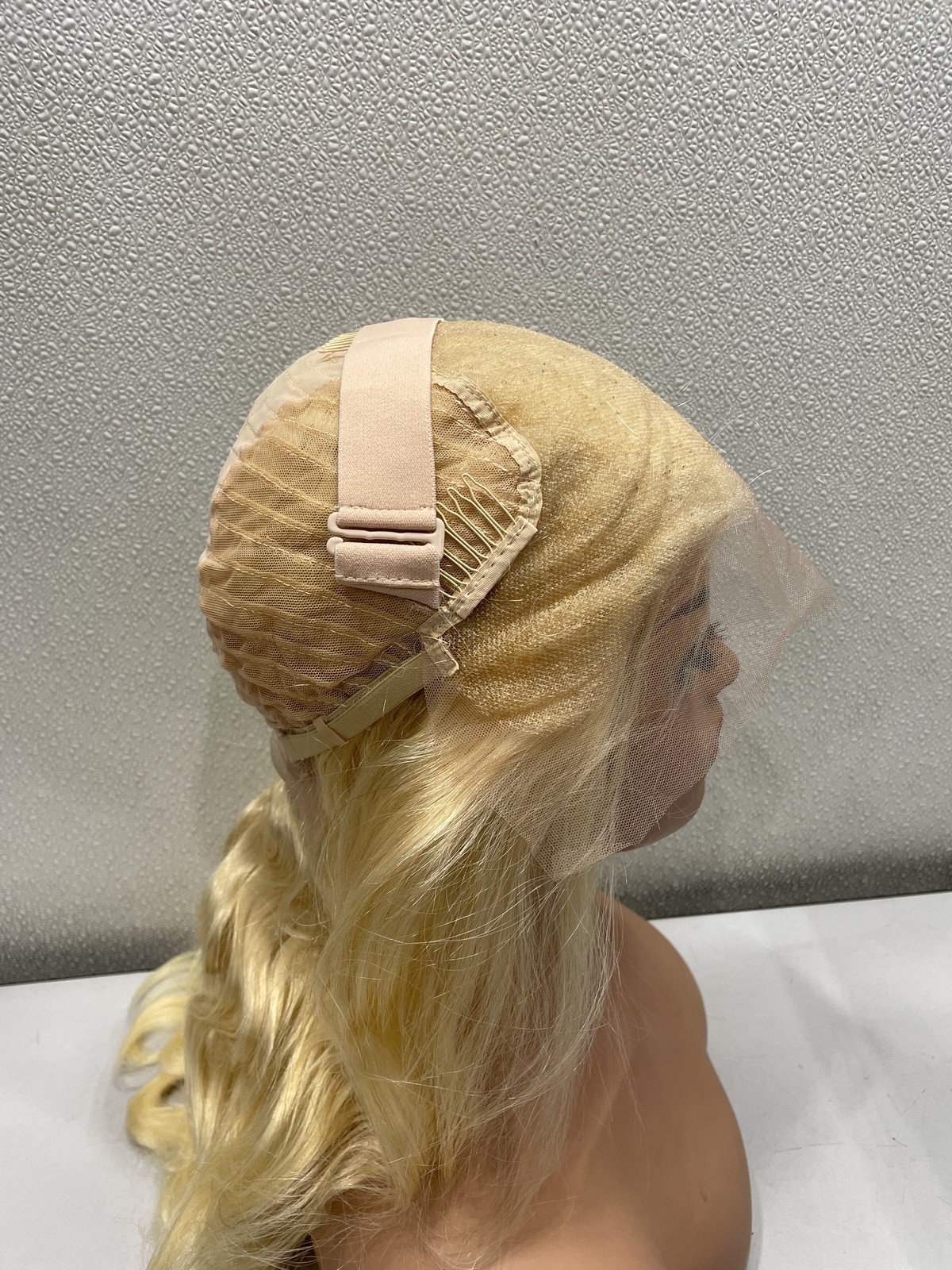613 Blonde Body Wave Human Hair Blend 13×6 Lace Front Glueless Wig, 28″