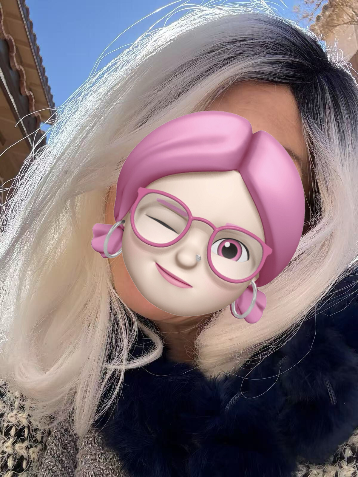 Ash Gray to Silver White Ombre Wavy Curly Blonde Wig Shoulder Length Women Hair