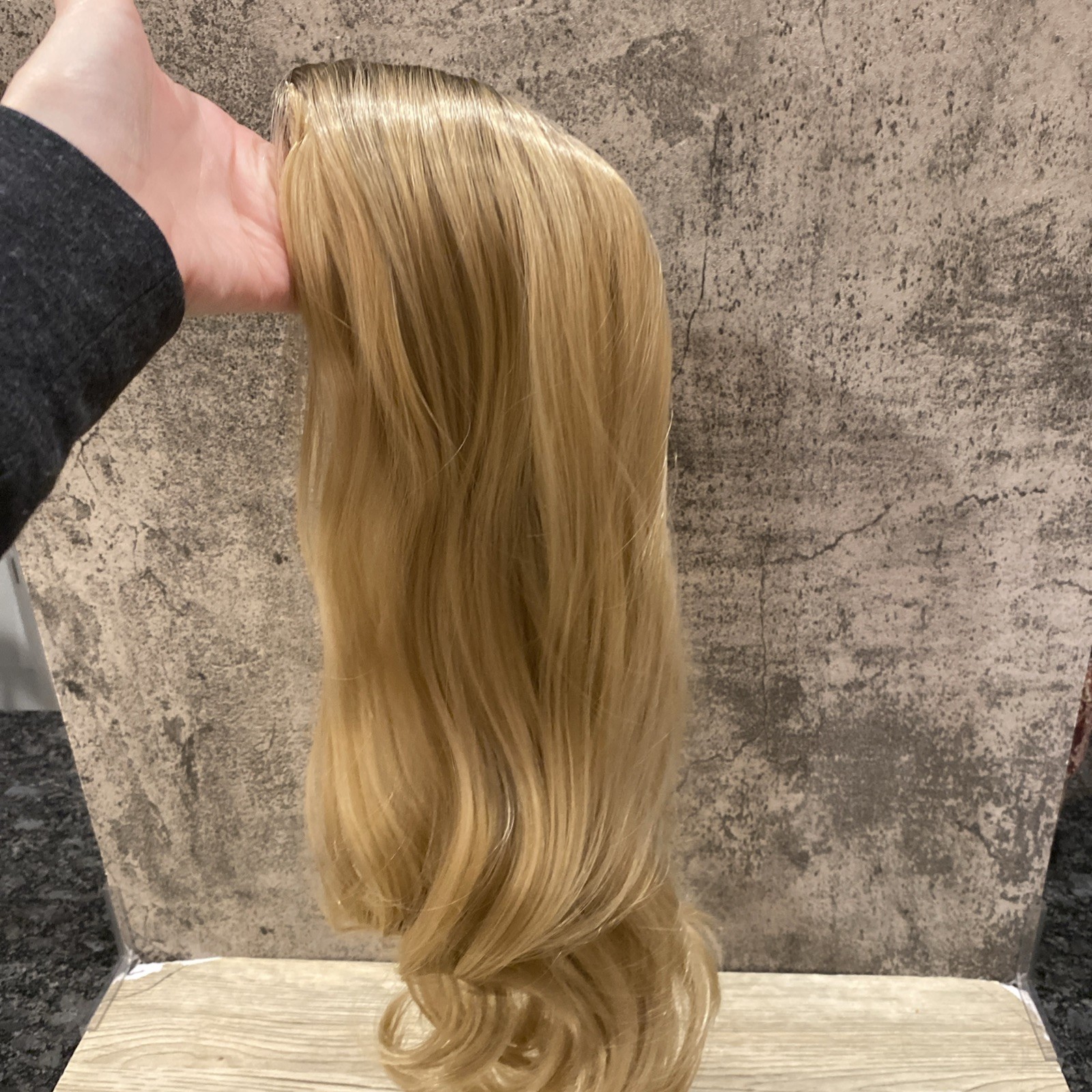 Long hair synthetic topper blonde wavy hair -brown roots- No Bangs rooted blonde