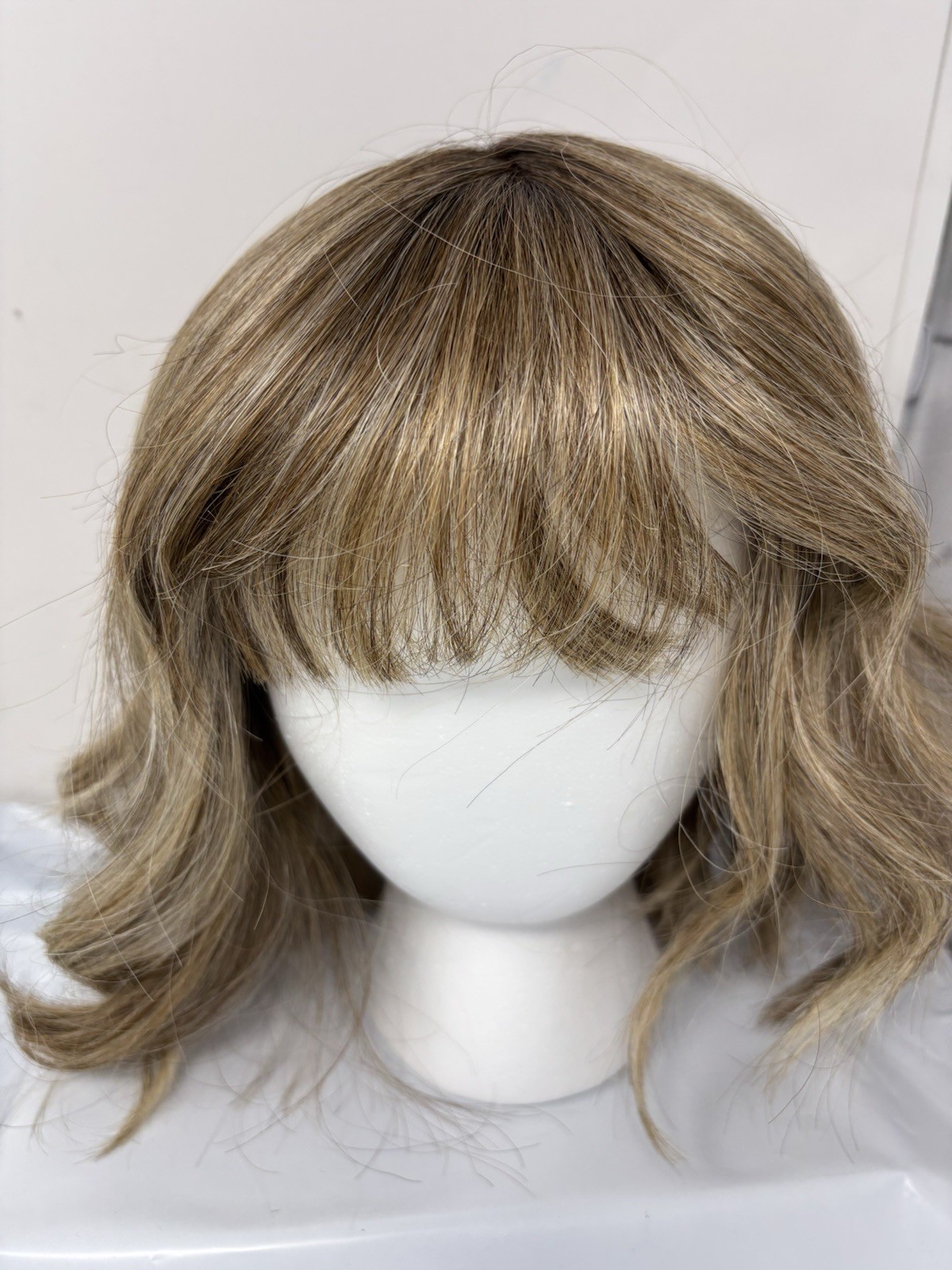 Raquel Welch Sheer Indulgence Wig | SS Cappuccino (RL12/22SS) Average Cap Wavy