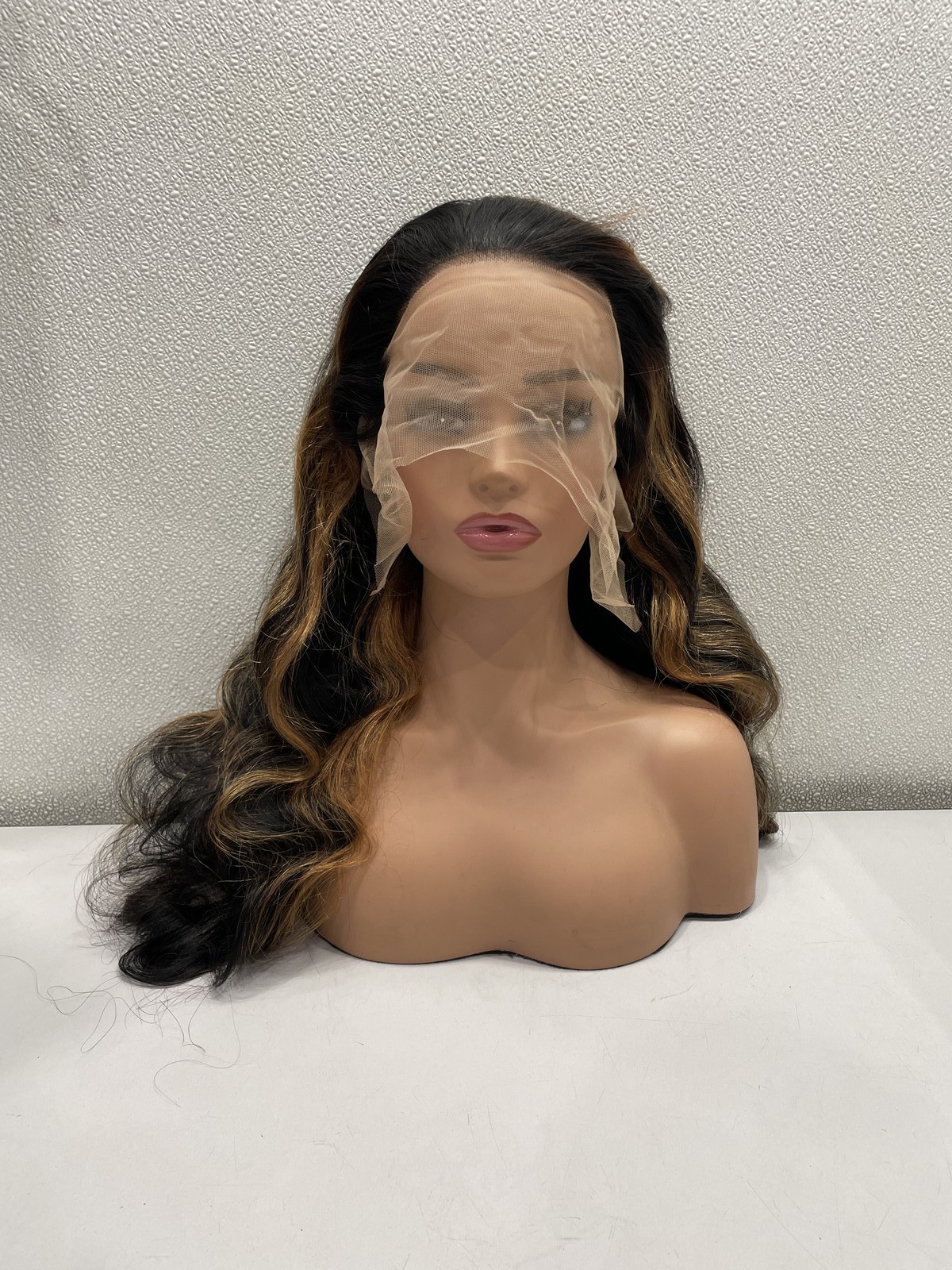 Soeyrkke 1B/27 Body Wave Human Hair Blend HD Transparent Lace Front Wig, 32″
