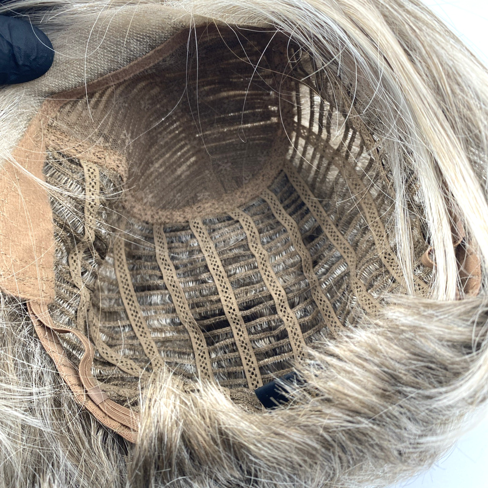 Tony of Beverly Logan Silverstone Ash Blonde Highlights Short Wig Bob Elura Hair