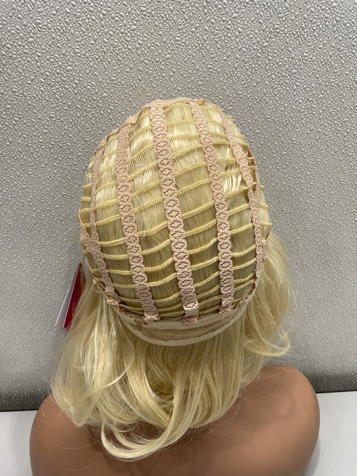 Siudus 613 Blonde Heat-Resistant Synthetic Fiber Vingate Wig, 14″