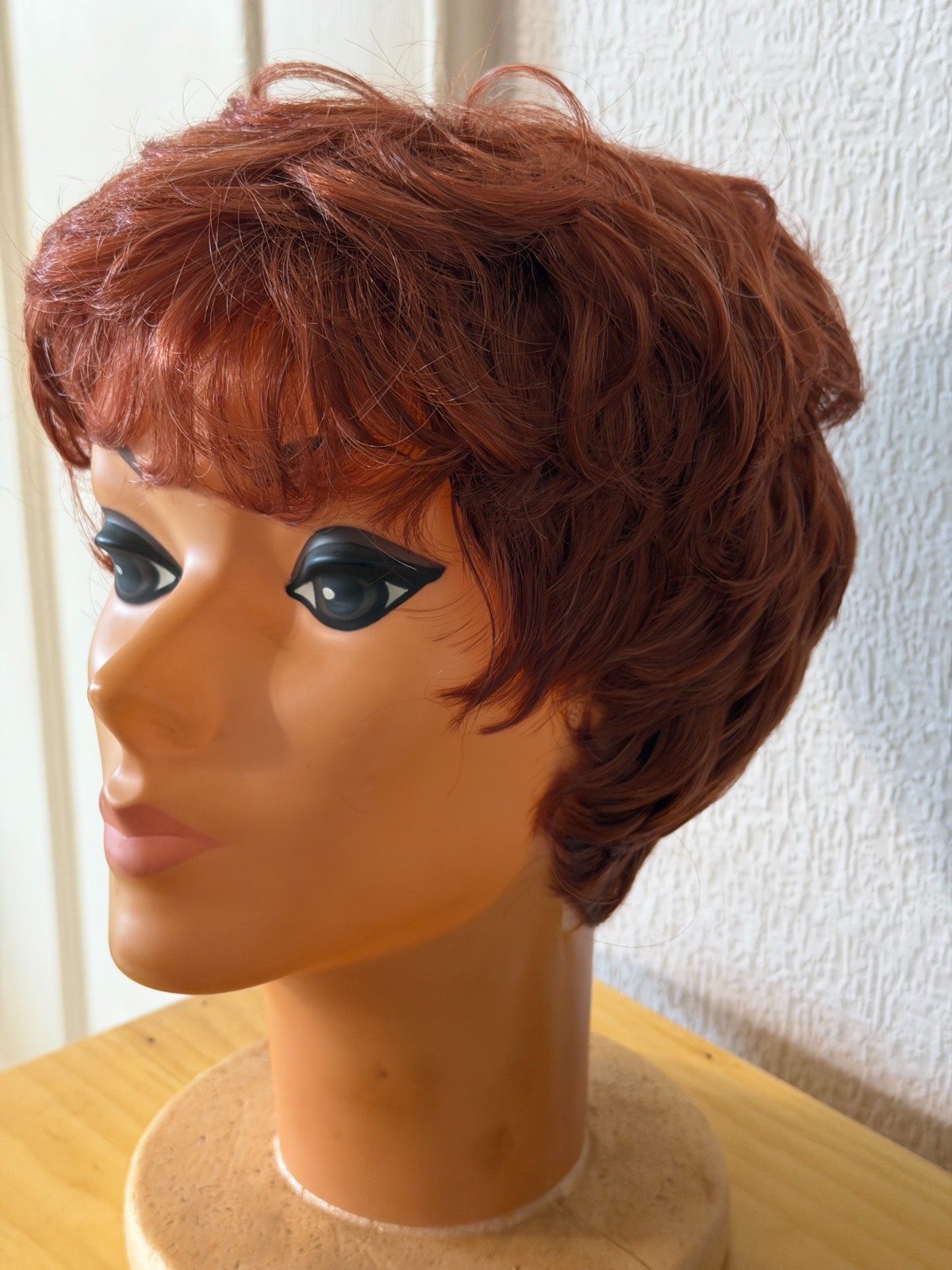 Womens short hair wig w/ bangs