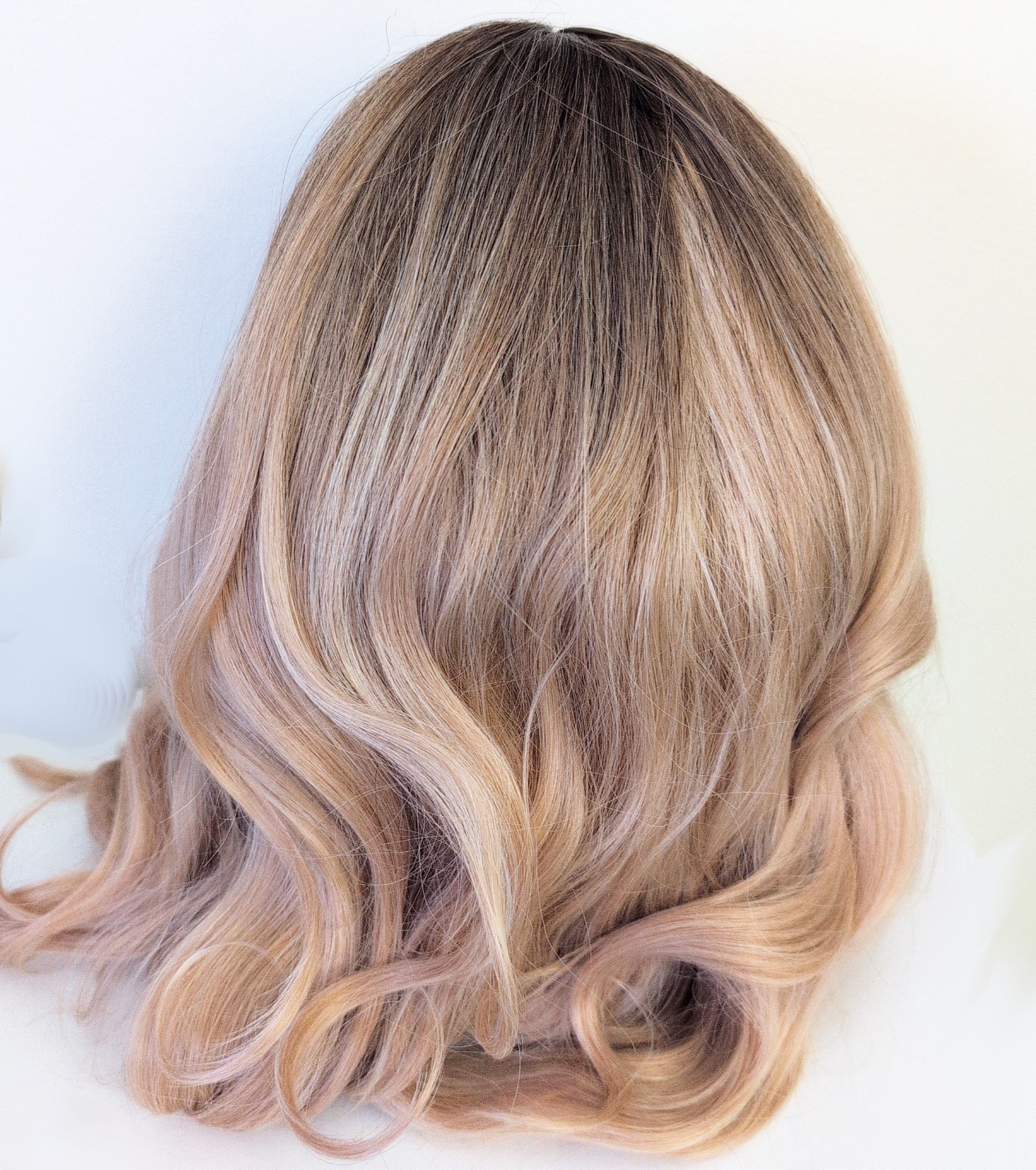 Blonde Wig Synthetic Wavy Curly Hair 22 Inches Ombre Gradient Brown Gyaru