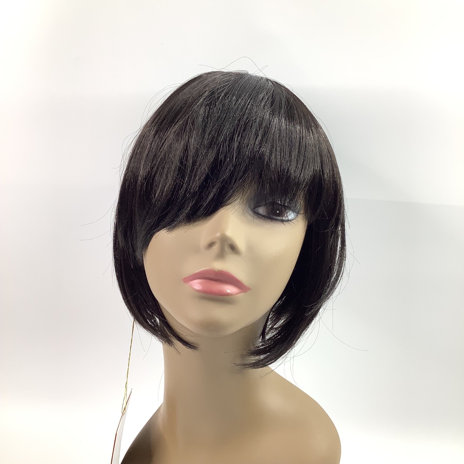 It’s a Wig! HUSH CLUB GIRL Short Bob Wig 1B Off Black Synthetic