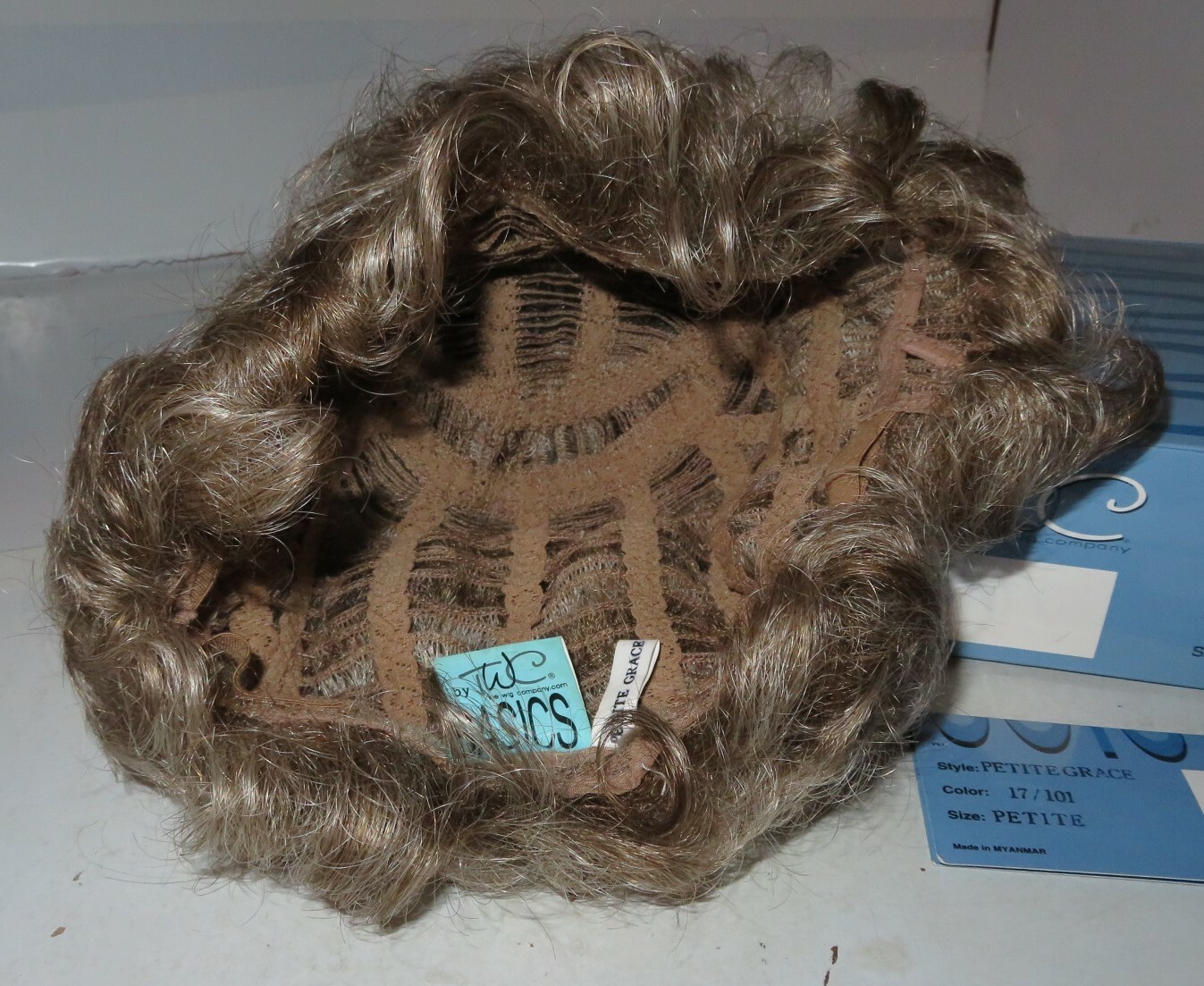 TWC Basics Wig 17/101 Blonde Frosted Highlights GRACE Short Bob Petite Boxed