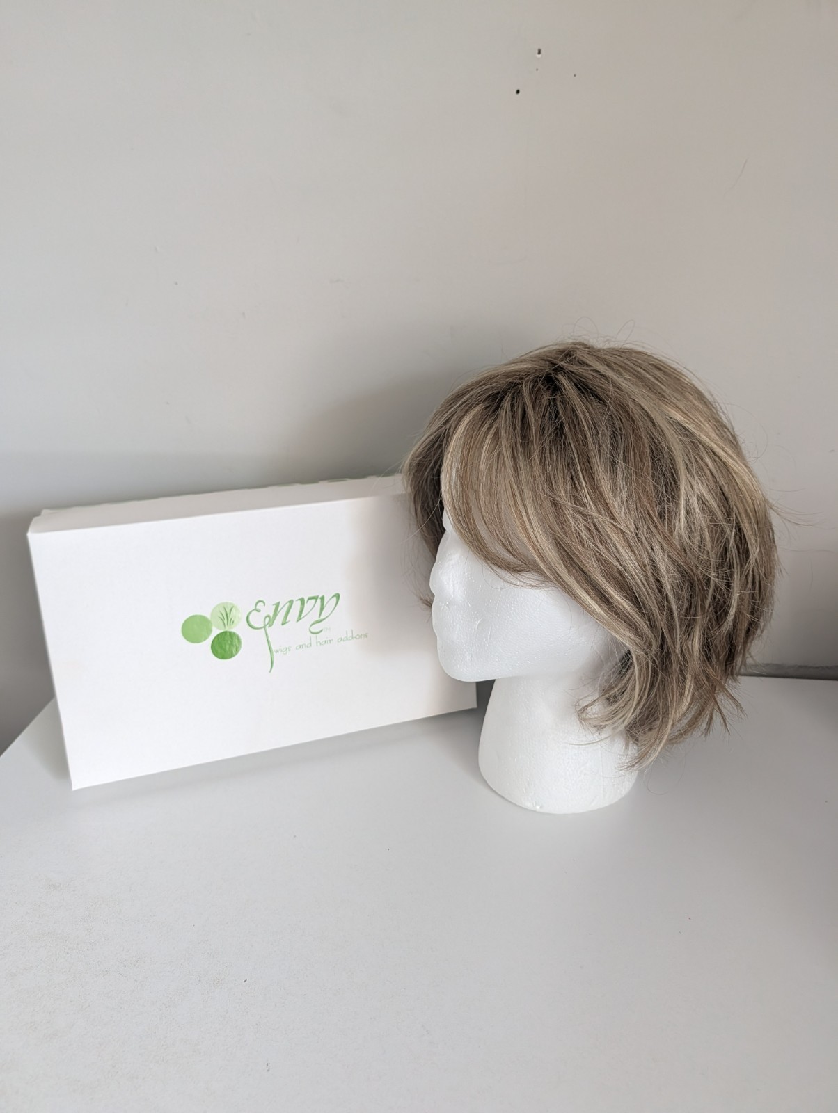 Envy by Alan Eaton Gia Wig DARK BLONDE Textured Bob 100% Kanekalon Fiber w Box