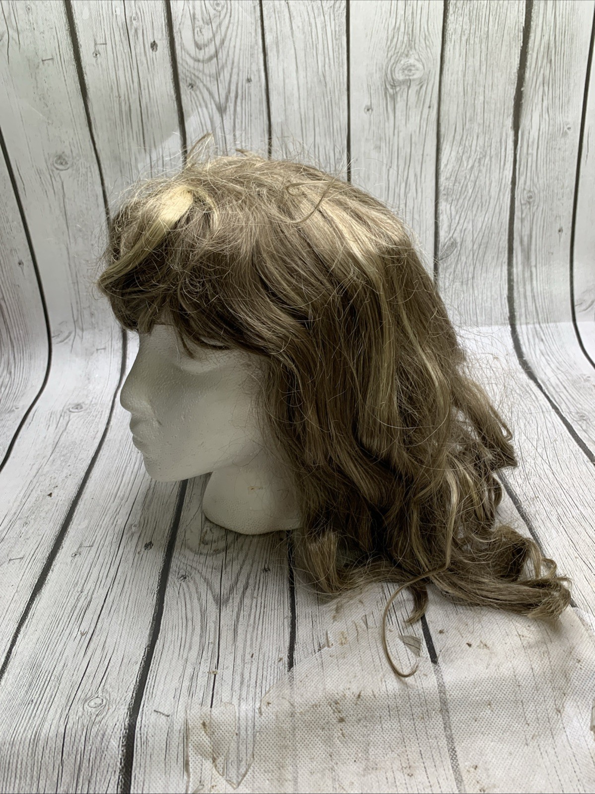Mona Lisa Wig Modacrylic Short Very Dirty Blonde