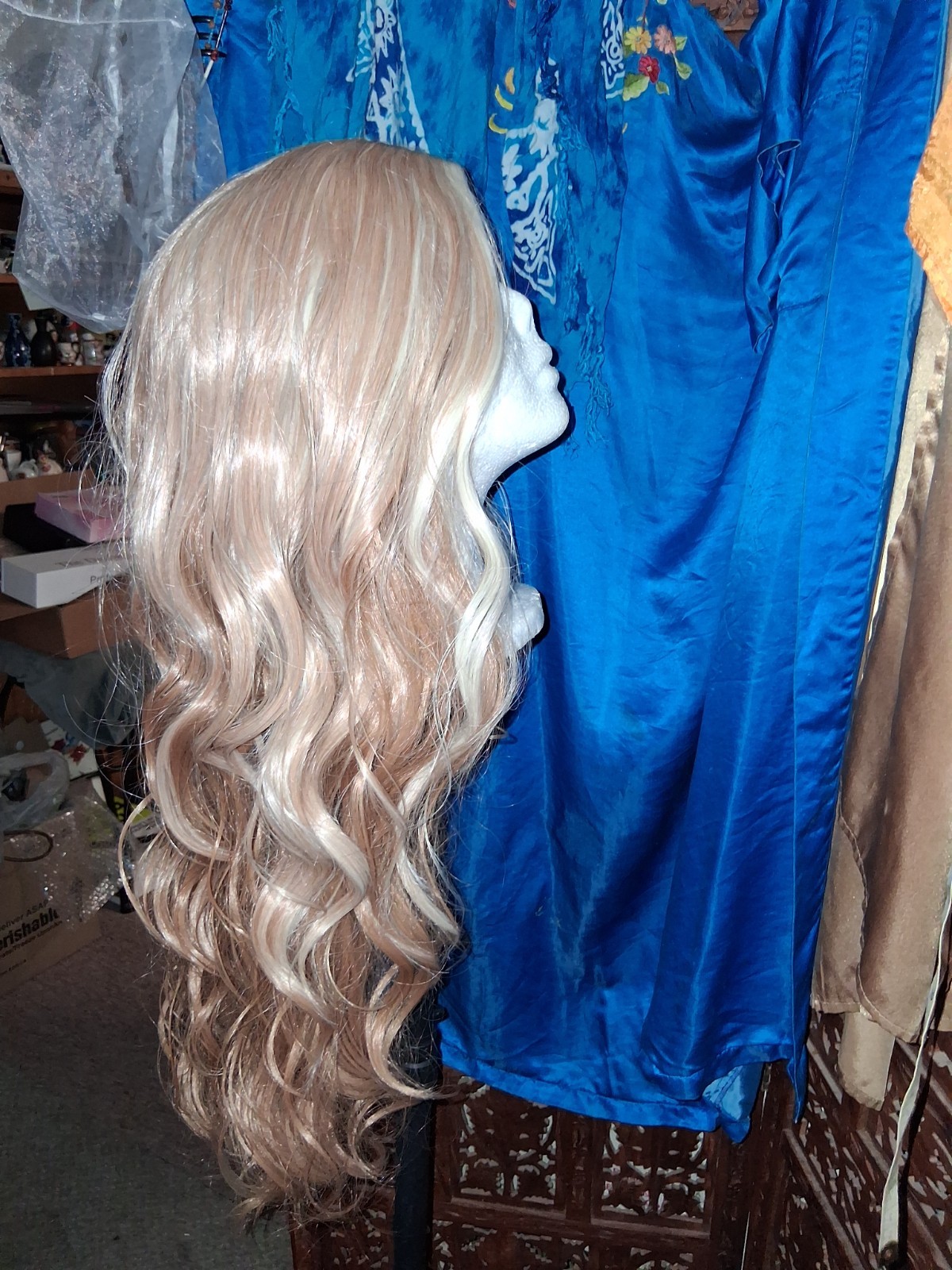 28 Inch, Synthetic Blonde Loose Wave Style, HR New Worn Once