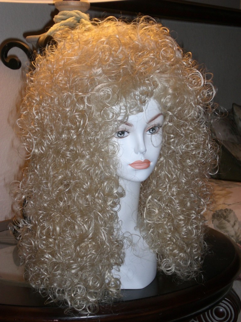 Sexy ” Lioness ” Wig Drag Queen Cosplay Long 28 in Tight Curly Cher Retails $130