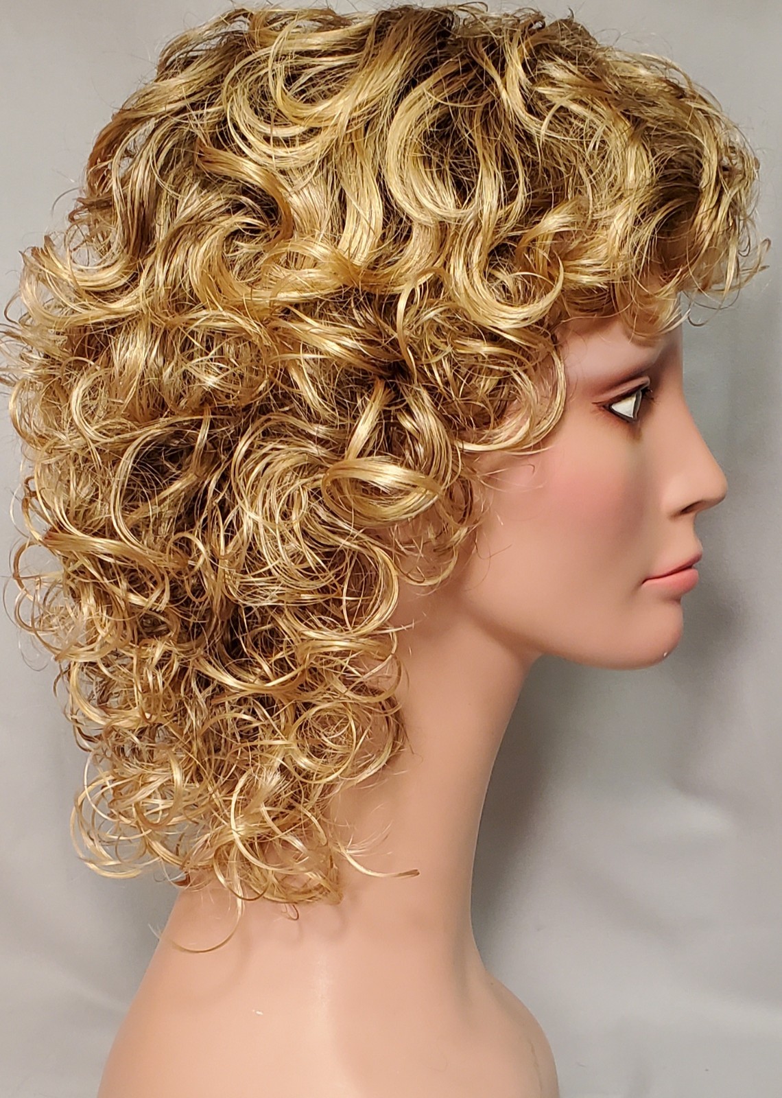 Kapri Tony of Beverly synthetic curly wig Color 24BT18 NWOT display