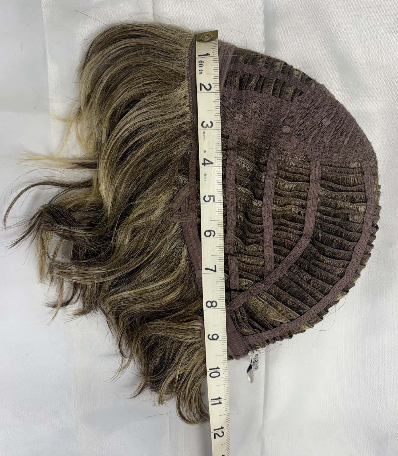 Hairdo TRU2LIFE Sweetly Waved Synthetic Wig R11S+ Glazed Mocha Mid Shag