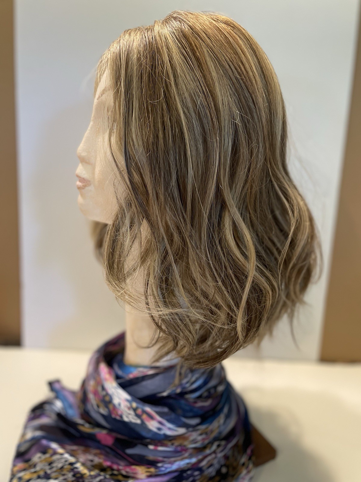 Raquel Welch Wavy Days – SHADED CAPPUCCINO – RL12/22SS