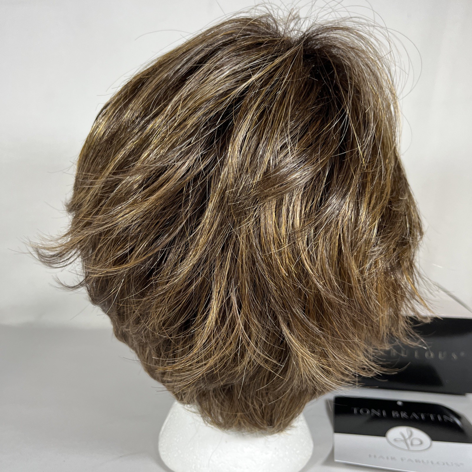 Toni Brattin 317 Enchanting Regular BROWN BLONDE Short Textured Wig New in Box