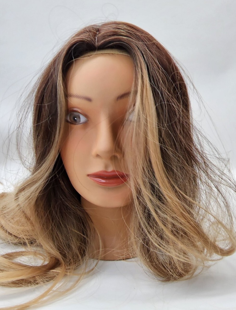 Smilco 24″ Dark To Light Ombre Wavy Synthetic Heat Resistant Wig SM328