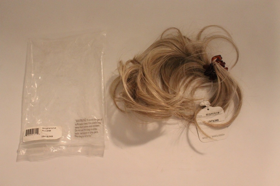 Womens Hair Clip in/ 633 Clip & Flip HF PO#19T058 Light Blonde/ light Gray hair