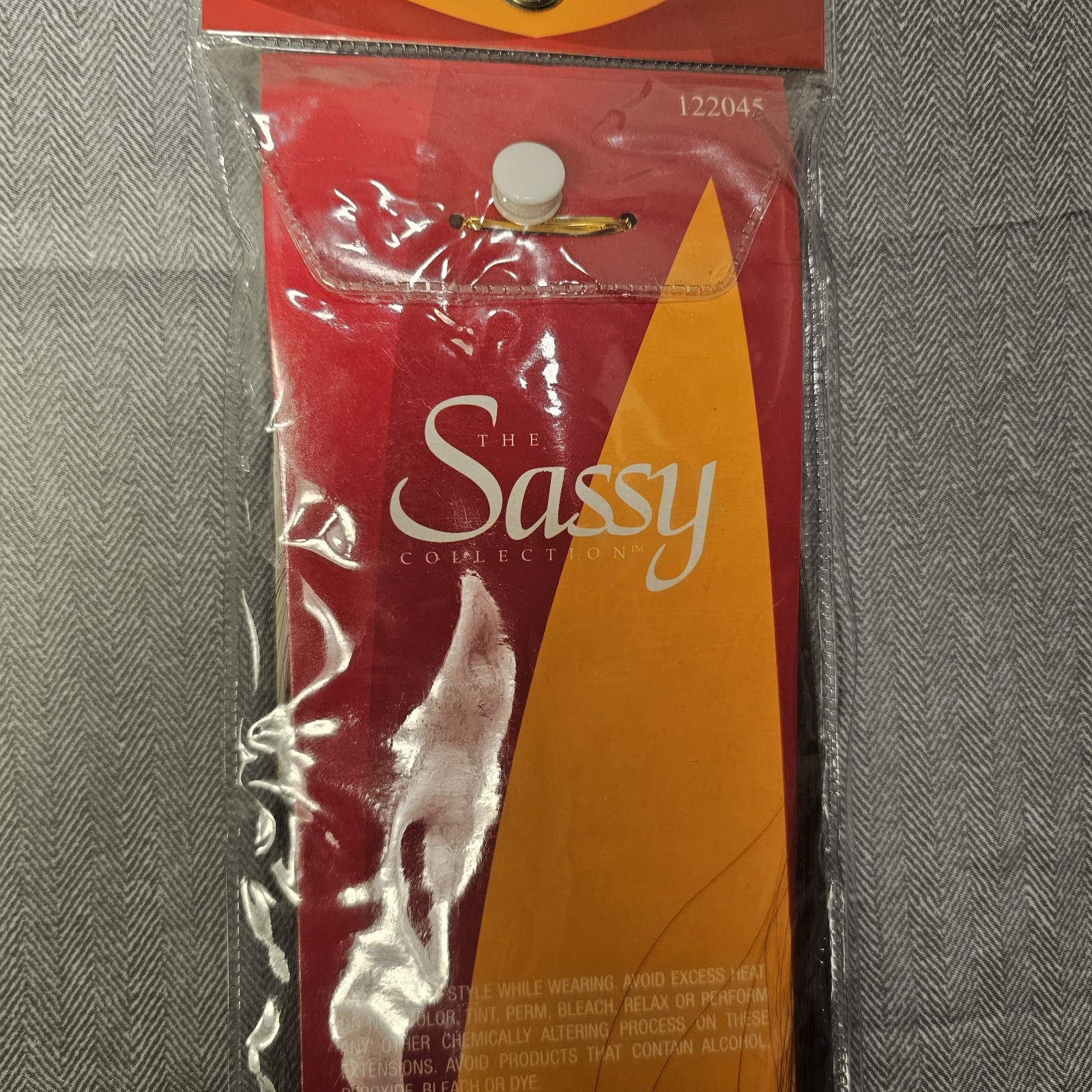 Sassy Collection 20″ F4/30 Silky Yaki Synthetic Weaving Hair – 1 Pack Sew-In