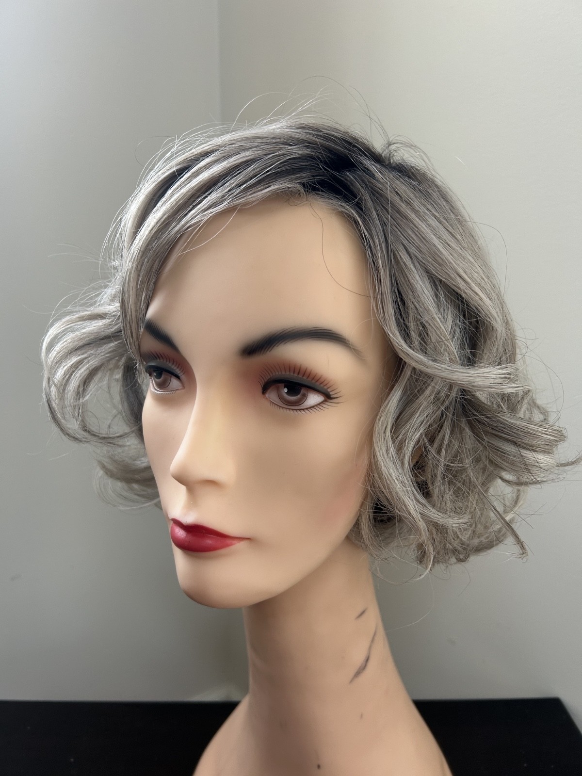 Belle Tress Arista HF Synthetic Arista HF Wig – Chrome – Excellent