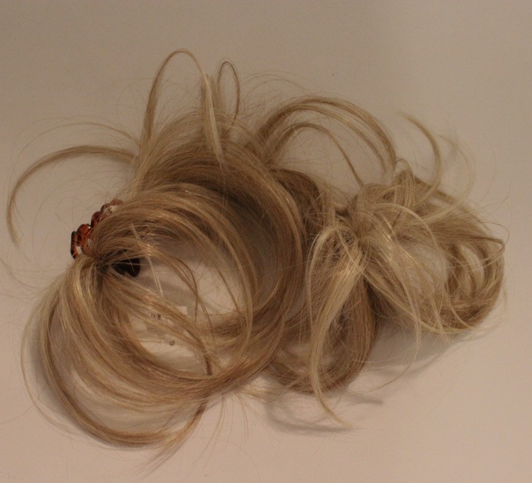 Womens Hair Clip in/ 633 Clip & Flip HF PO#19T058 Light Blonde/ light Gray hair