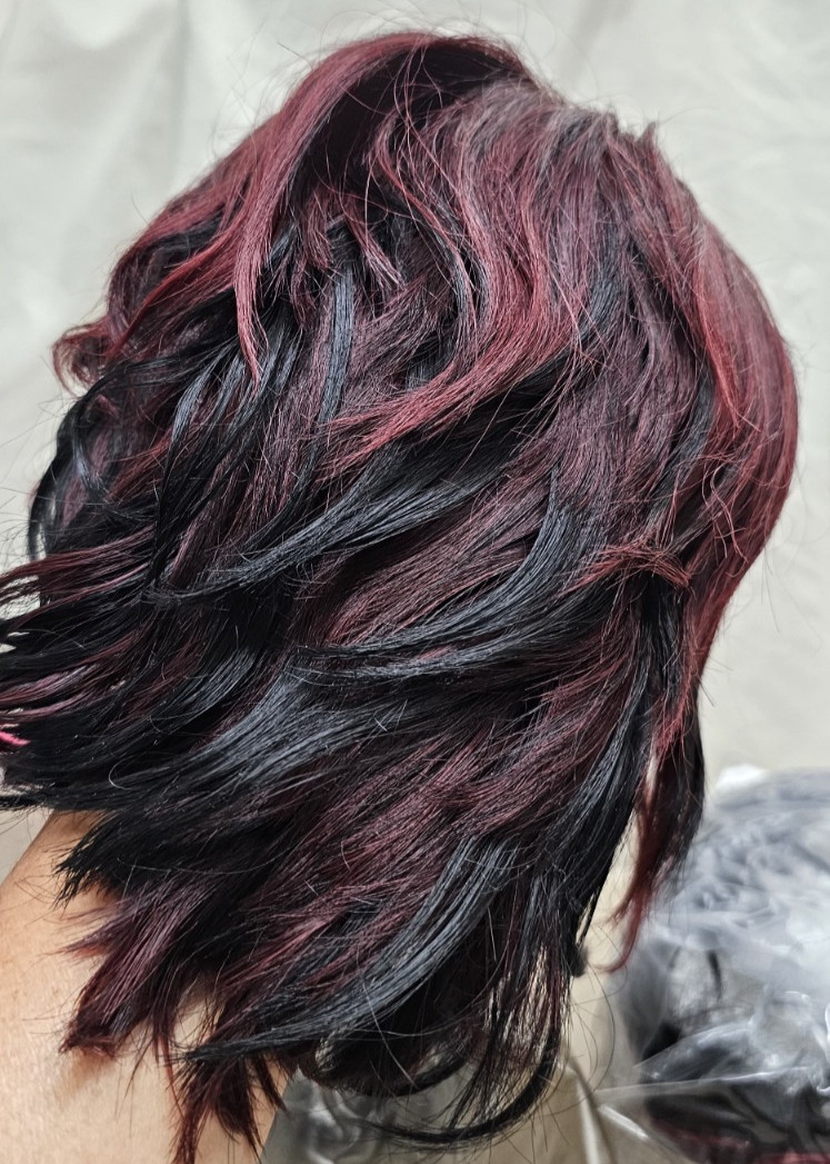 Set of 5 Mayde Beauty Synthetic Wigs Honey Blonde Burgundy Brunette Bundle Set 5