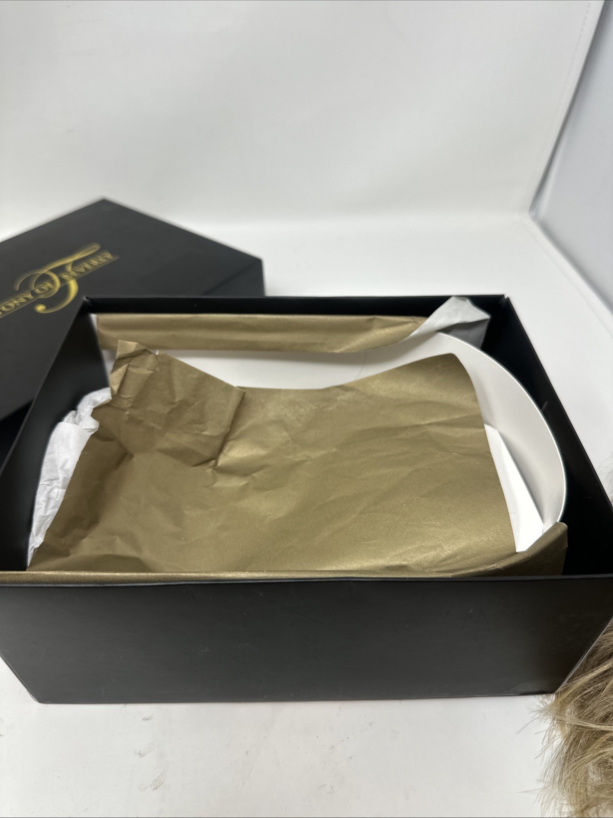 Lot Of Two Short Hair Tony Of Beverly Hills Andie Wigs Made In Japan