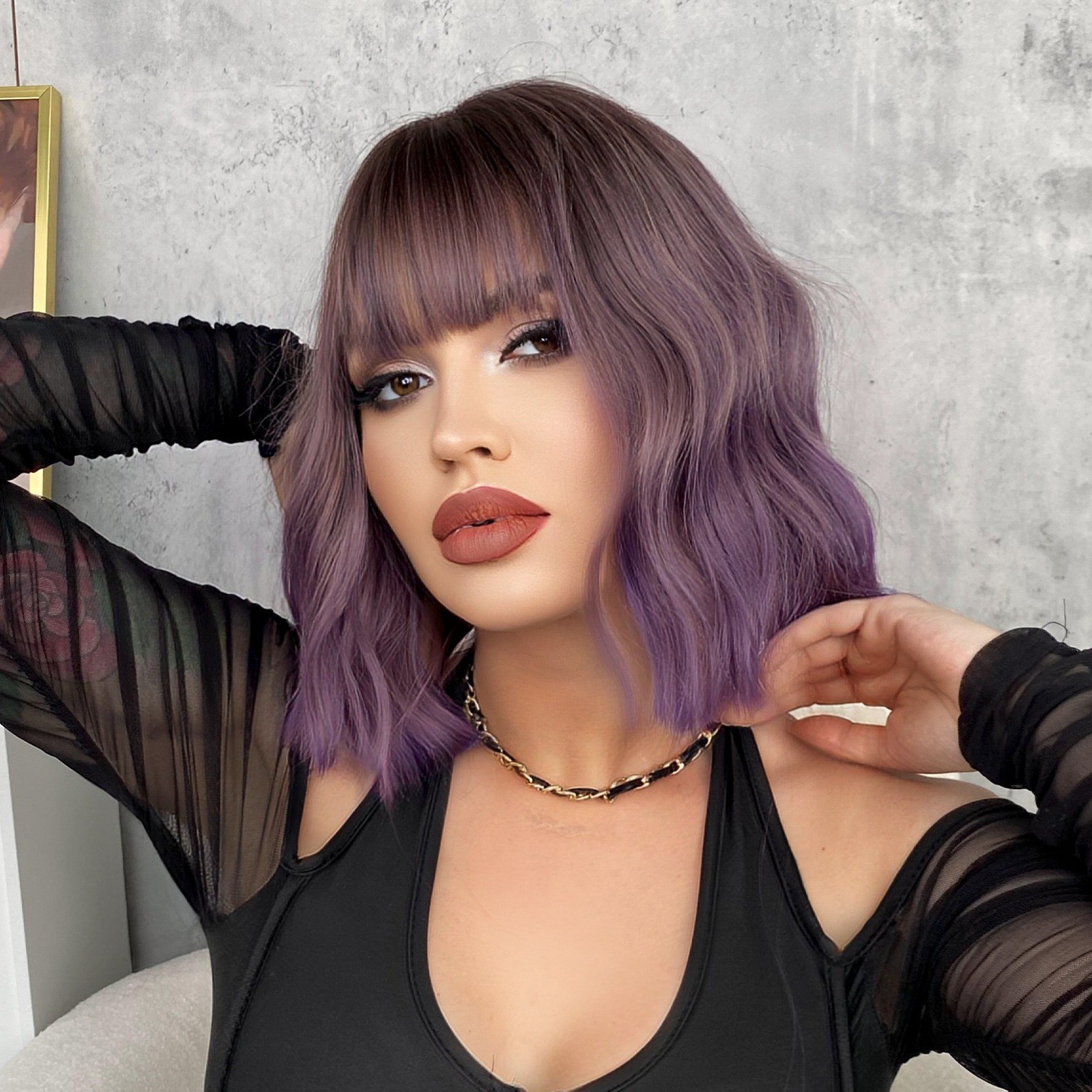 10-inch purple Bob short wavy curly wig with wave patterns