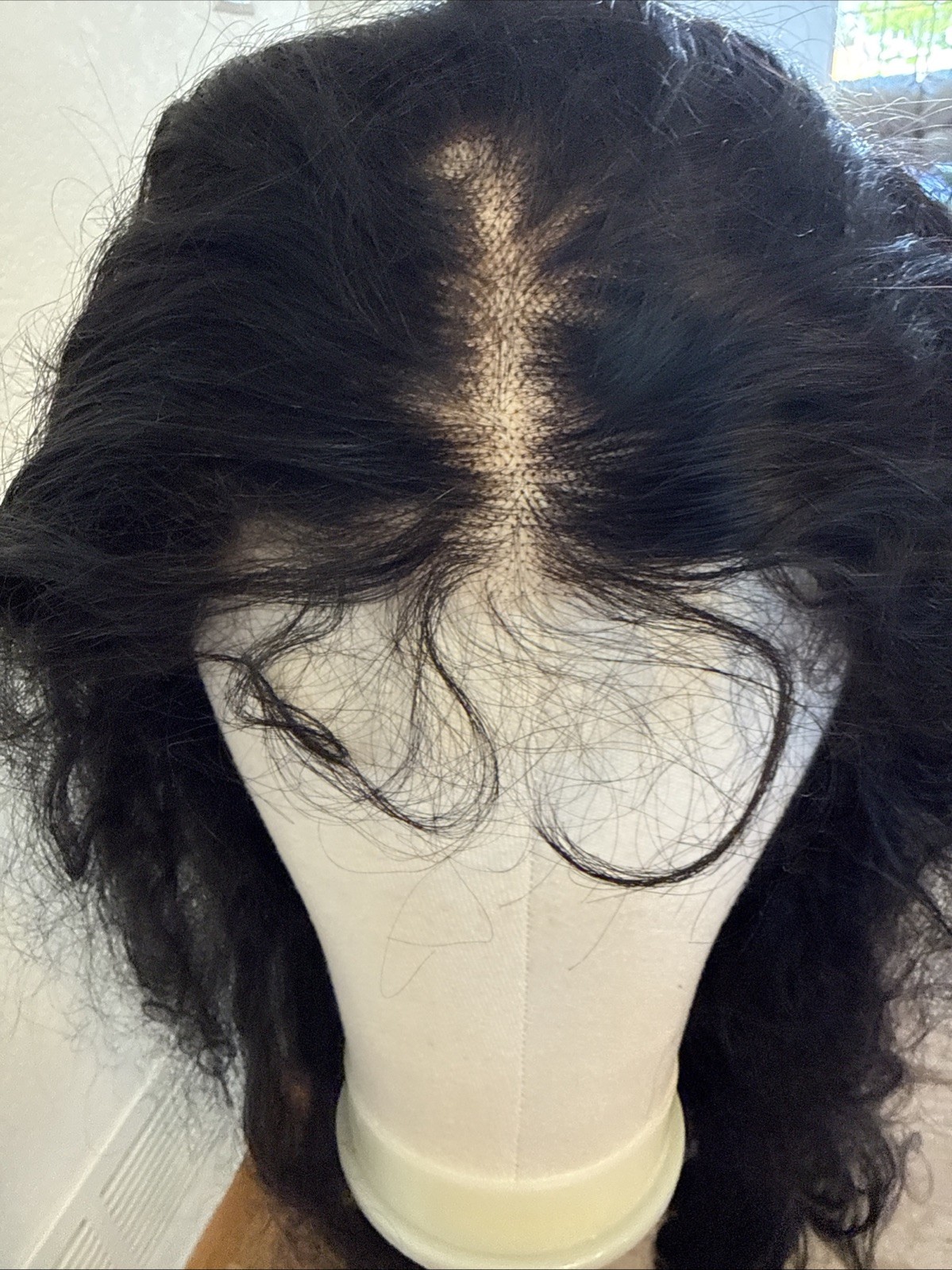 600 Human Blend 28” Curly Very Soft Soft Black