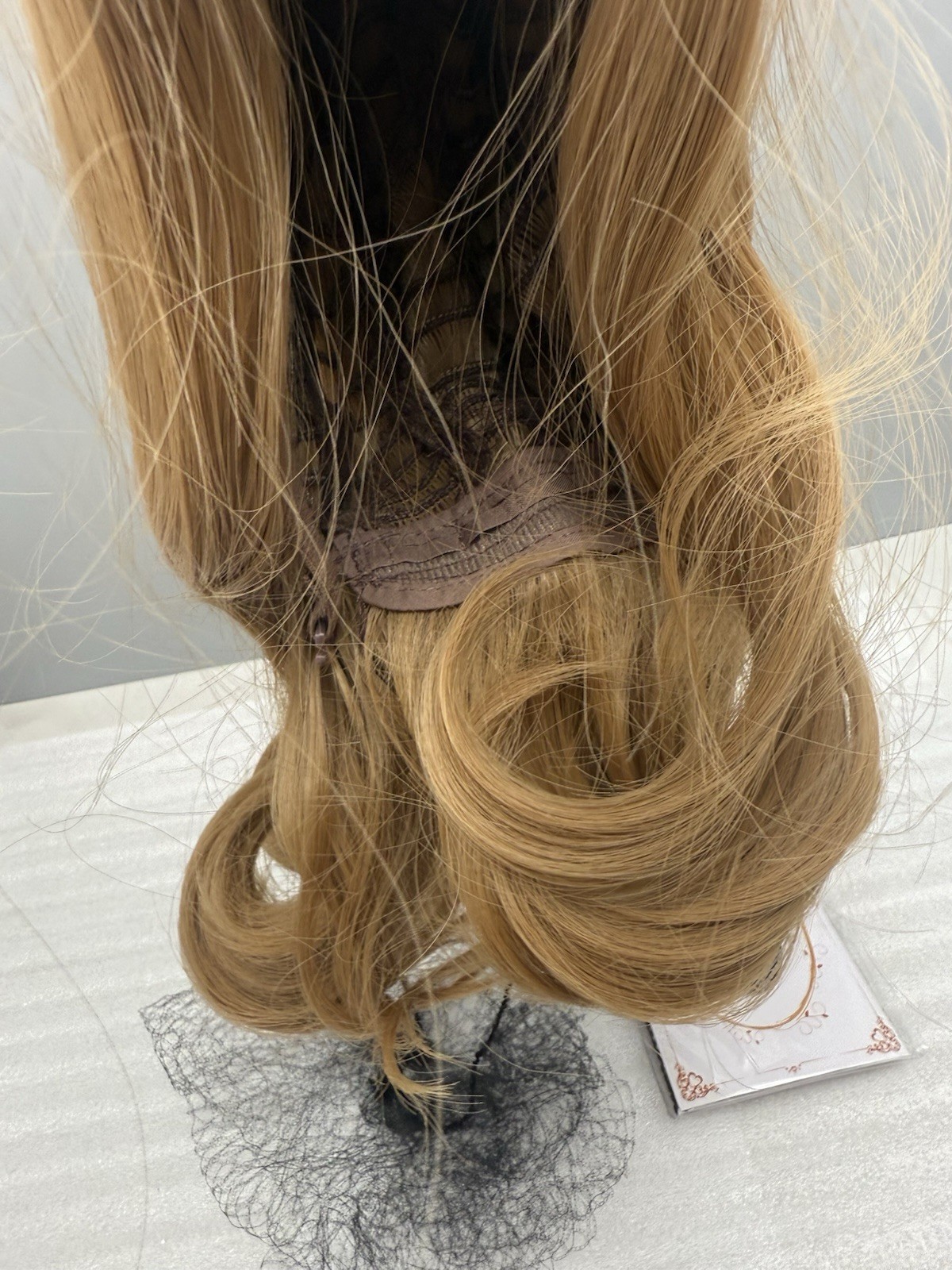 Wavy Wig Synthetic Heat Ok, Cosplay Women Wig, Honey blond color READ
