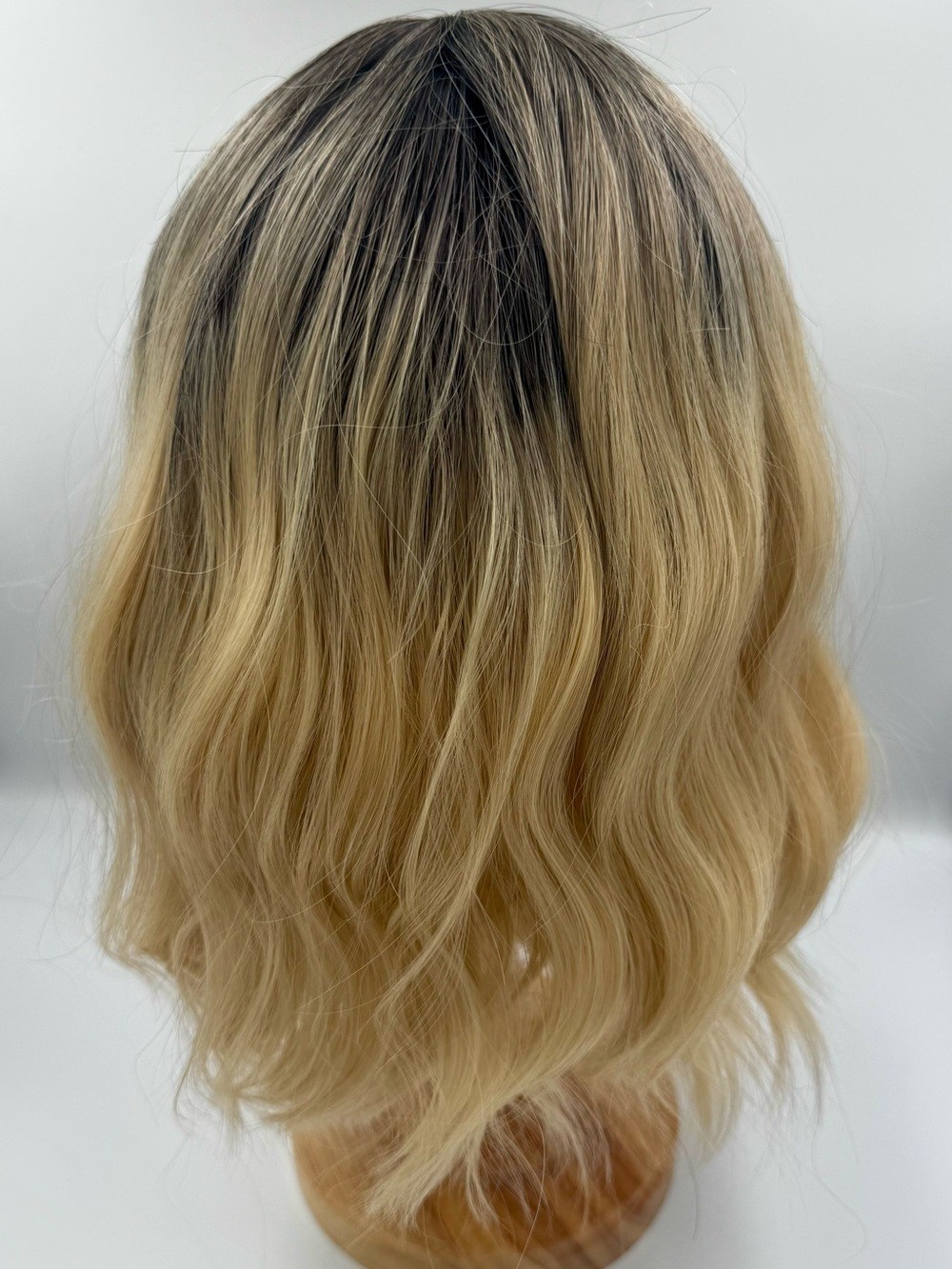 Blonde Ombre Wavy Wig Dark Roots Shoulder Length Layered Synthetic Hairpiece New