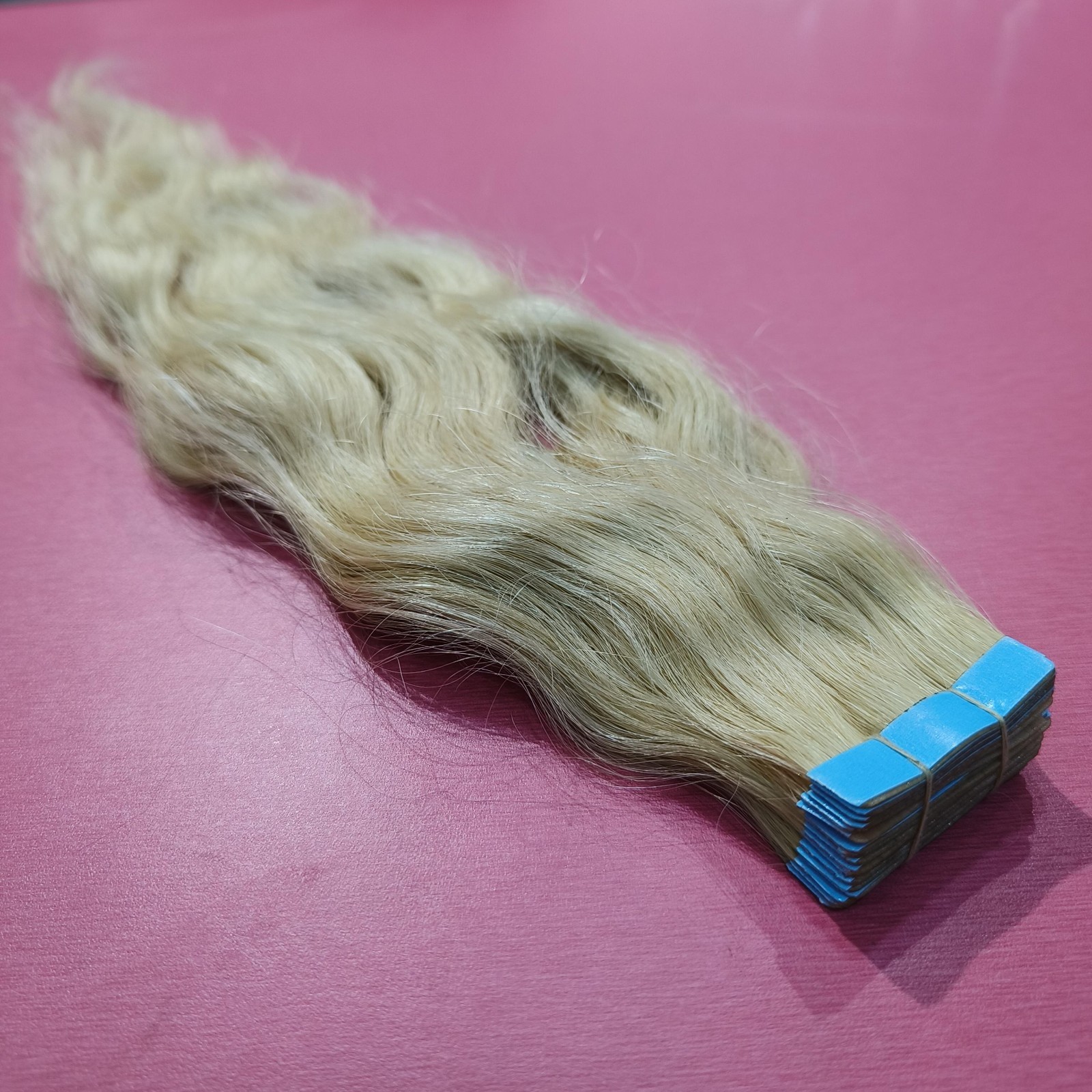 613 Blonde Wavy Tape In Human Hair Extensions 100g Sets