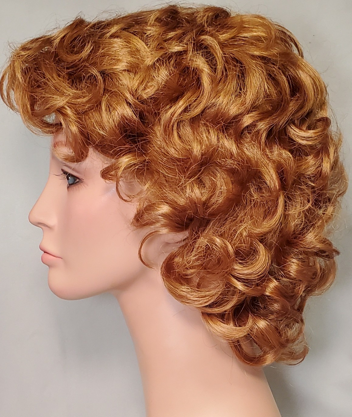 New York New York Tony of Beverly Curly synthetic wig Color 28 NWOT display