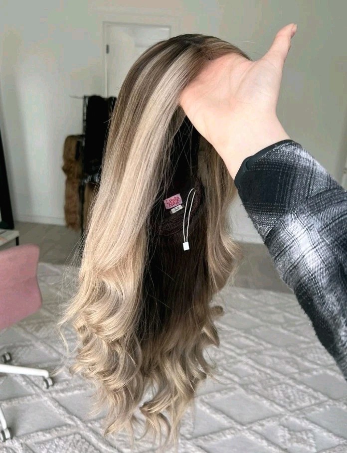 New! CUSTOM LUSTA WIG. BALAYAGE W/ SOME HIGHLIGHTS/ LOWLIGHTS Medium CAP 22-24″