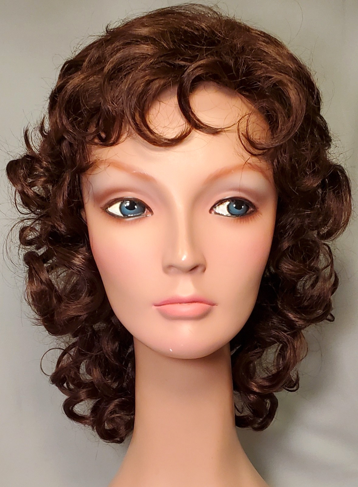 Beverly Hills Tony of Beverly Curly synthetic wig Color 33 NWT display