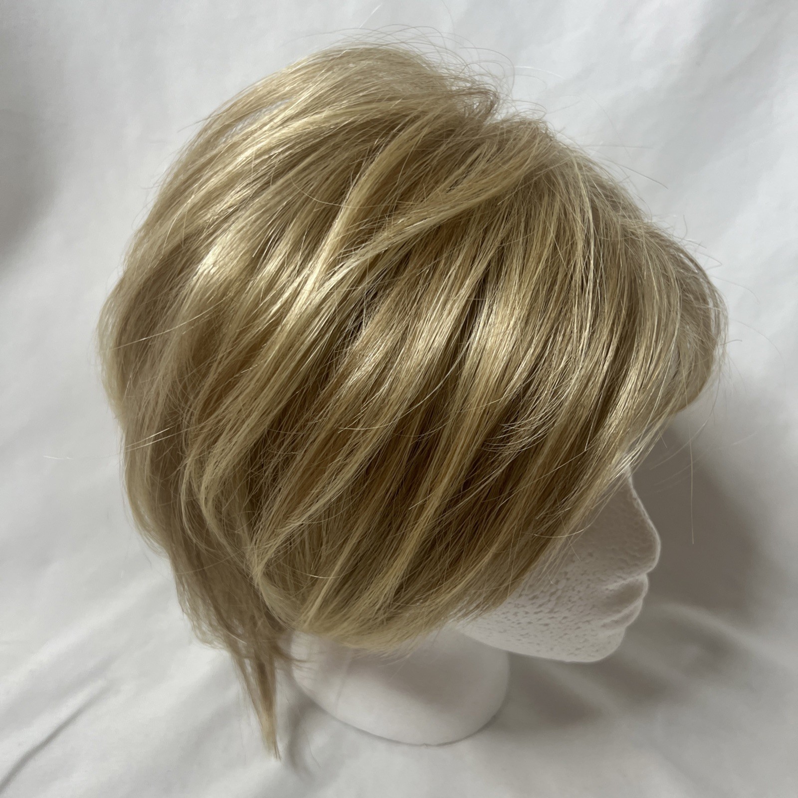 Estetica Designs Renae R16/88H Wig Honey Blonde Light Ash Blonde Classique