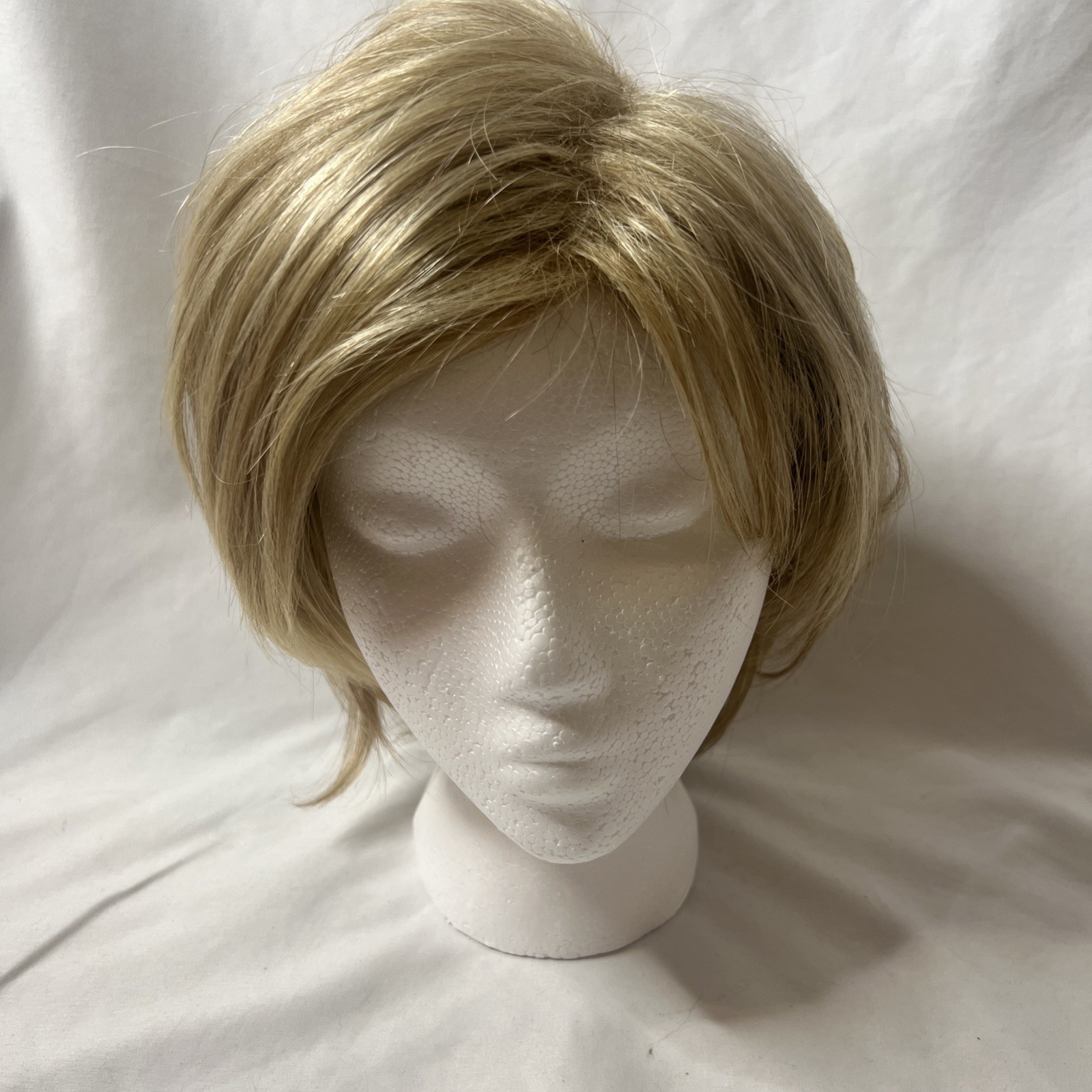 Estetica Designs Renae R16/88H Wig Honey Blonde Light Ash Blonde Classique