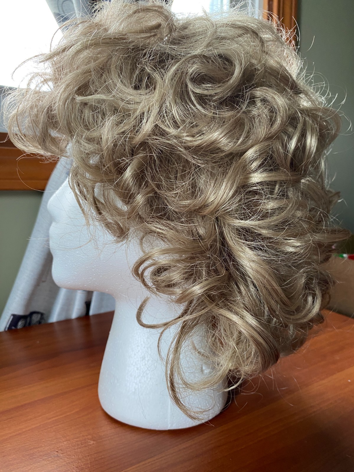 NIB Tony of Beverly “Sonya” Dirty Blonde Strawberry Blonde Wig