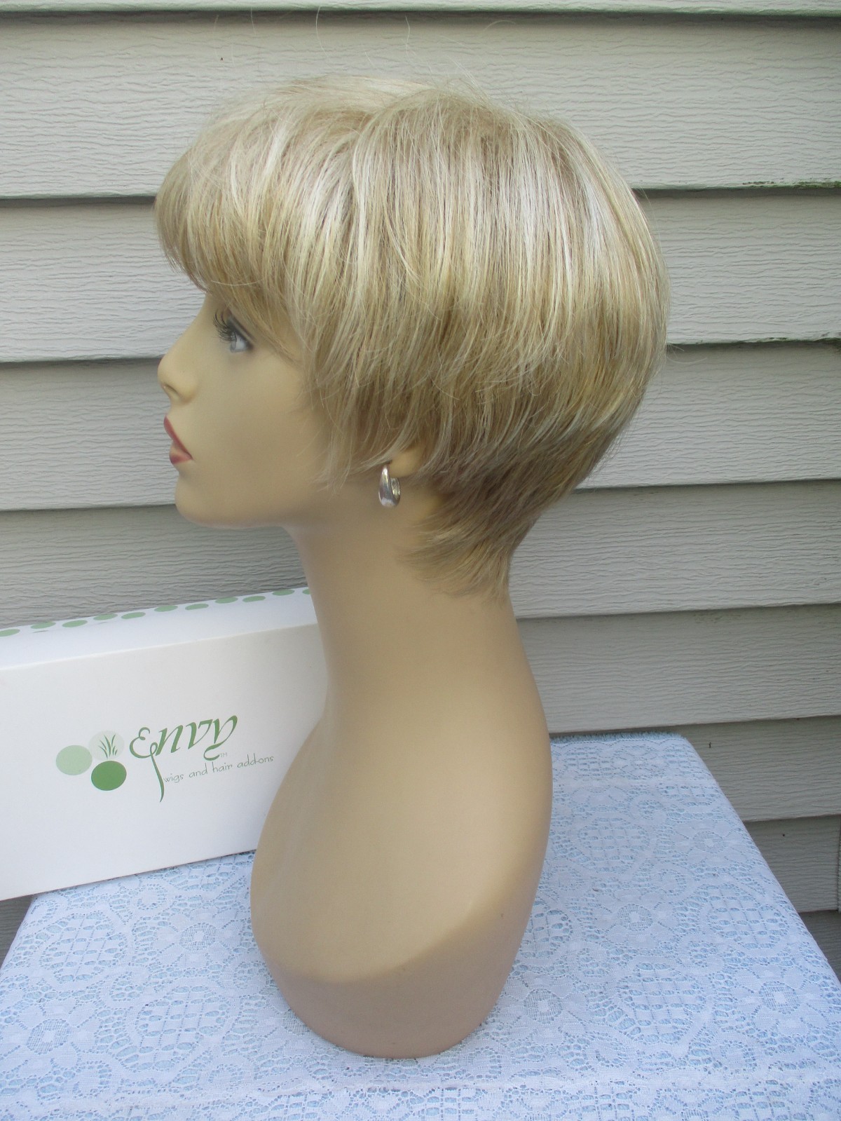Envy Wig TIFFANY Color LIGHT BLONDE Short Boy Cut Style READ