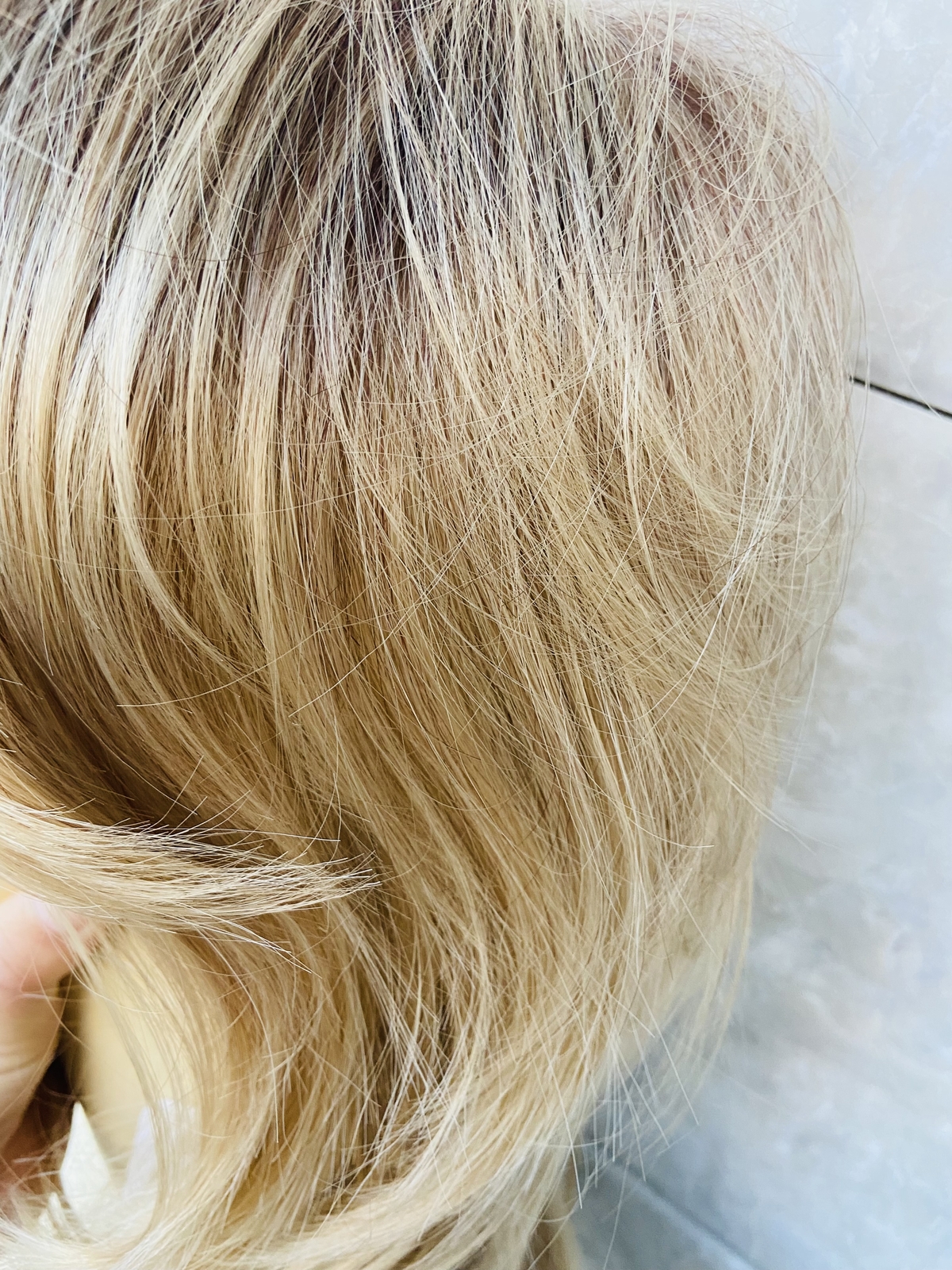 Medium Length Blonde Mix Straight Synthetic Hair Wigs Super Soft Natural Fashion