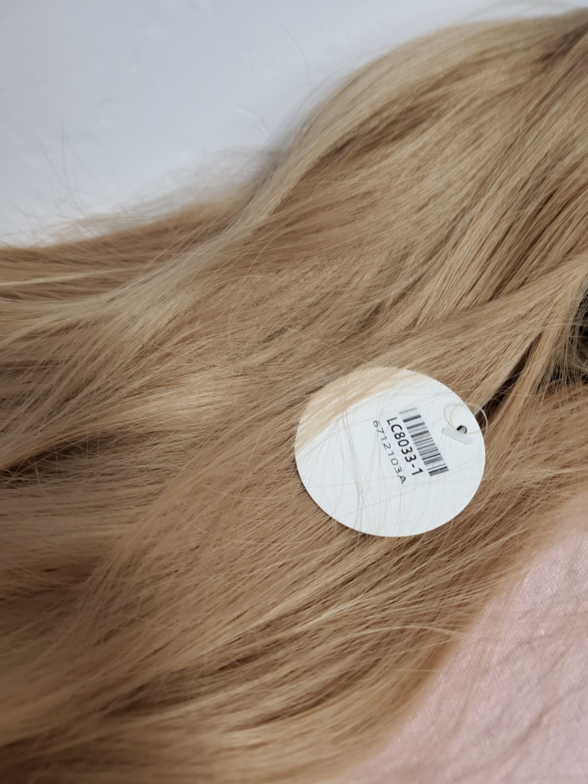Layered Wavy Wig Light Brown to Blonde – Soft Waves – Adjustable Straps 23″ Long