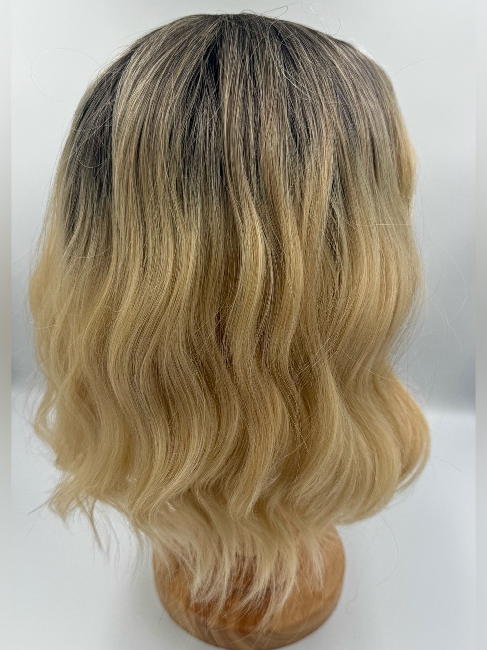 Blonde Ombre Wavy Wig Dark Roots Shoulder Length Layered Synthetic Hairpiece New